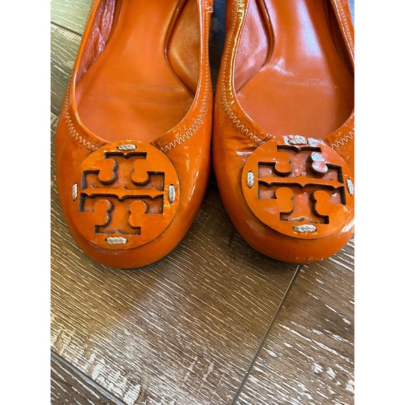 Tory Burch Reva Ballet Flats Womens 7 M Orange Patent Leather Shoes Slip On - Picture 3 of 5